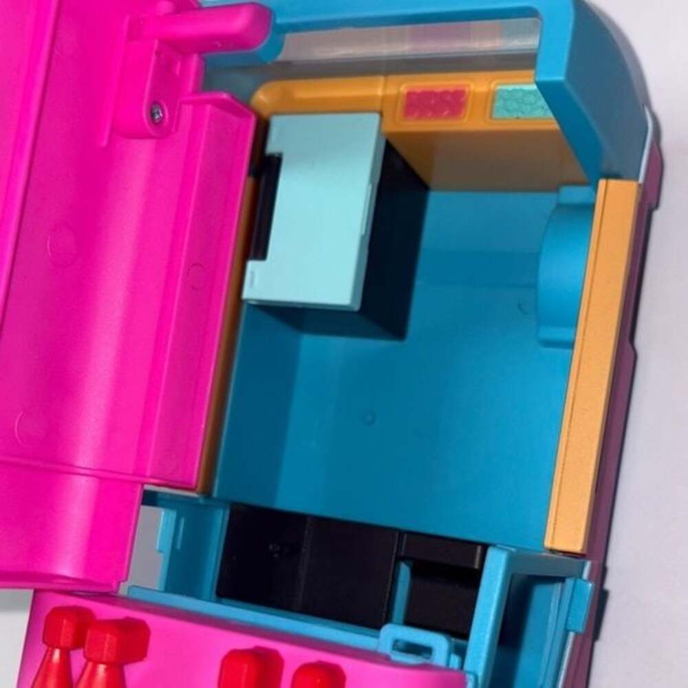 Roblox Adopt Me Ice Cream Truck + Pets Bundle - Lights/Music - Bee/Unicorn/Snowm - Picture 10 of 11